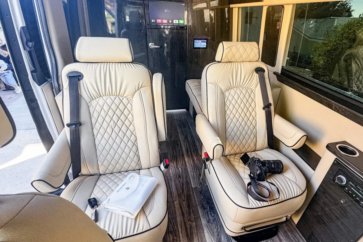 Mercedes-Benz Sprinter 2500 : de luxe bestelwagen vermomd als bestelauto