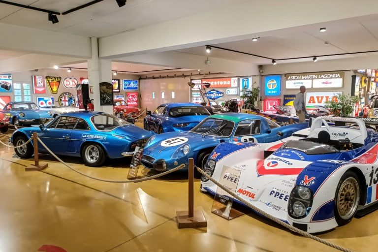 Reis naar het hart van de Franse auto’s na de oorlog: een levend museum