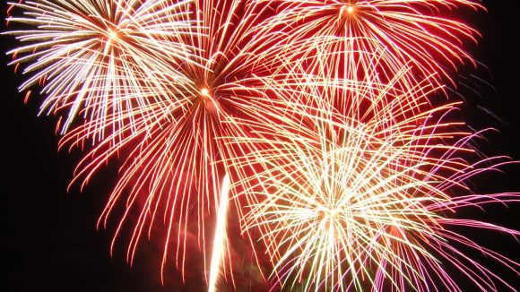 In Parijs zal het vuurwerk om middernacht van de Arc de Triomphe worden afgeschoten op 31 december 2025. © Newspress