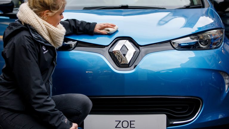 De daling van de prijzen van tweedehands elektrische auto’s: een recordverschil met nieuwe.