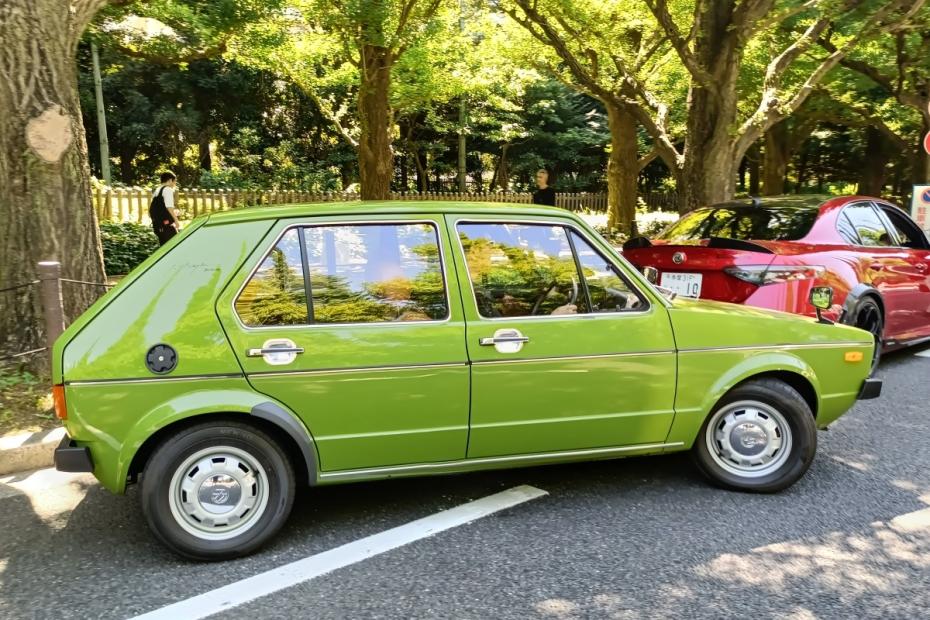 Volkswagen Golf LS 1976: een halve eeuw geschiedenis in pistachegroen