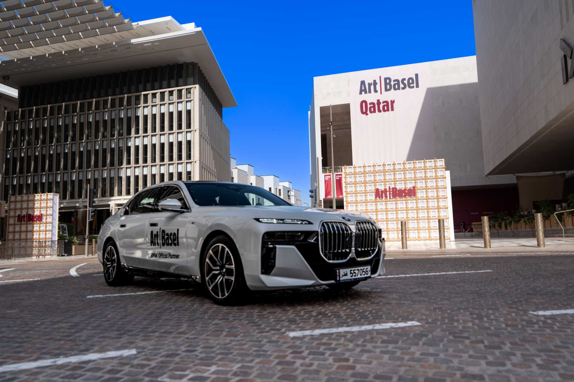 BMW presenteert David Hockneys Art Car op de Art Basel Qatar