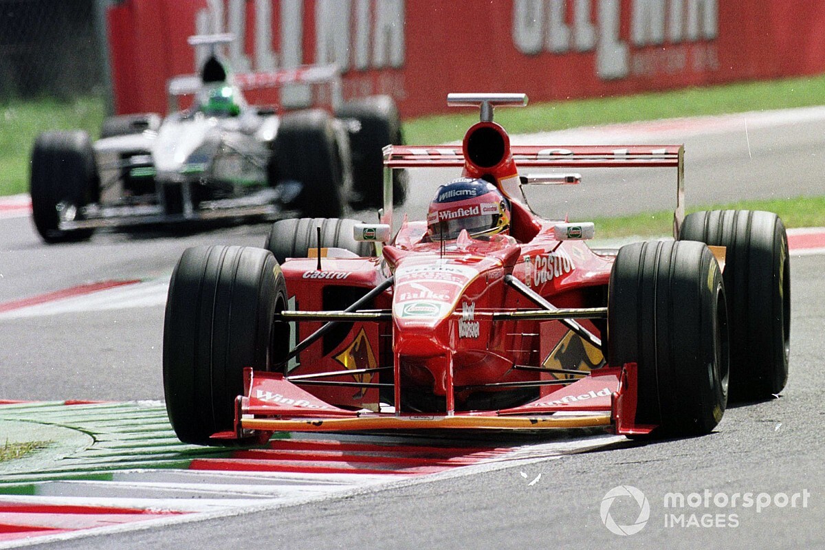 Williams in het rood: een gedurfde keuze of een memorabele schending?