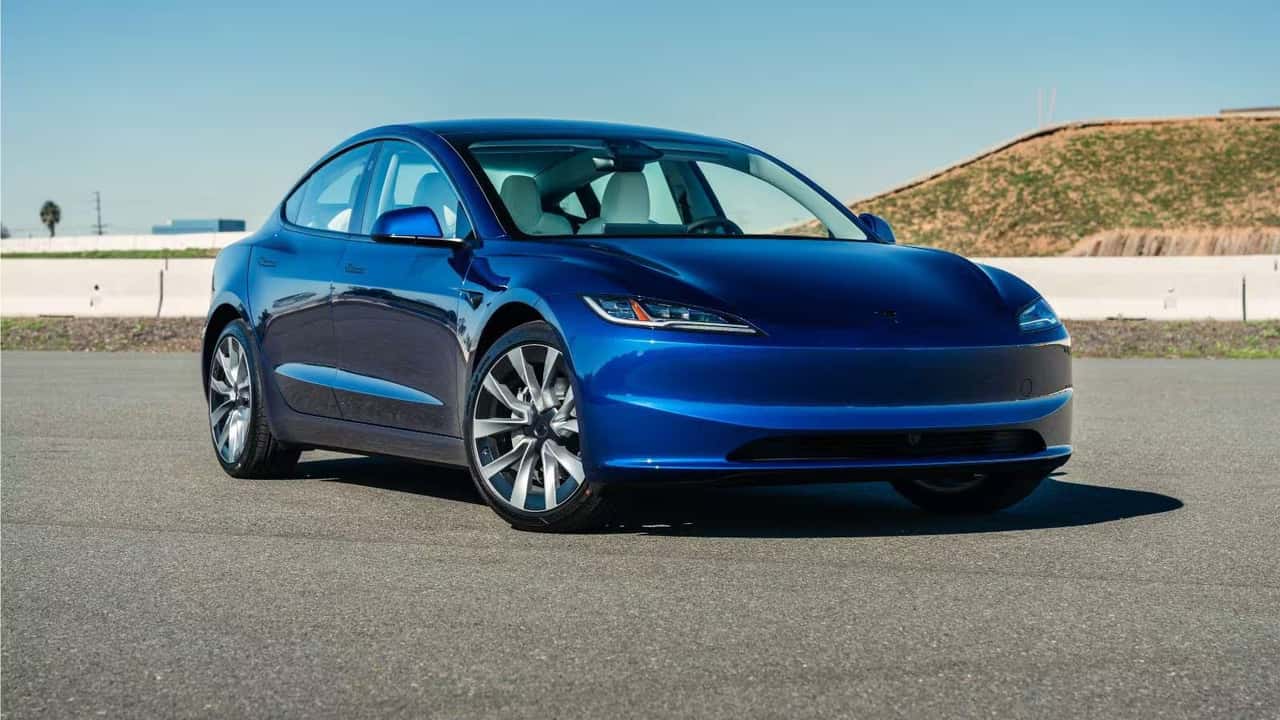 Tesla Model 3: Een Triomfantelijke Terugkeer in 2026, Maar Tegen Welke Kos…