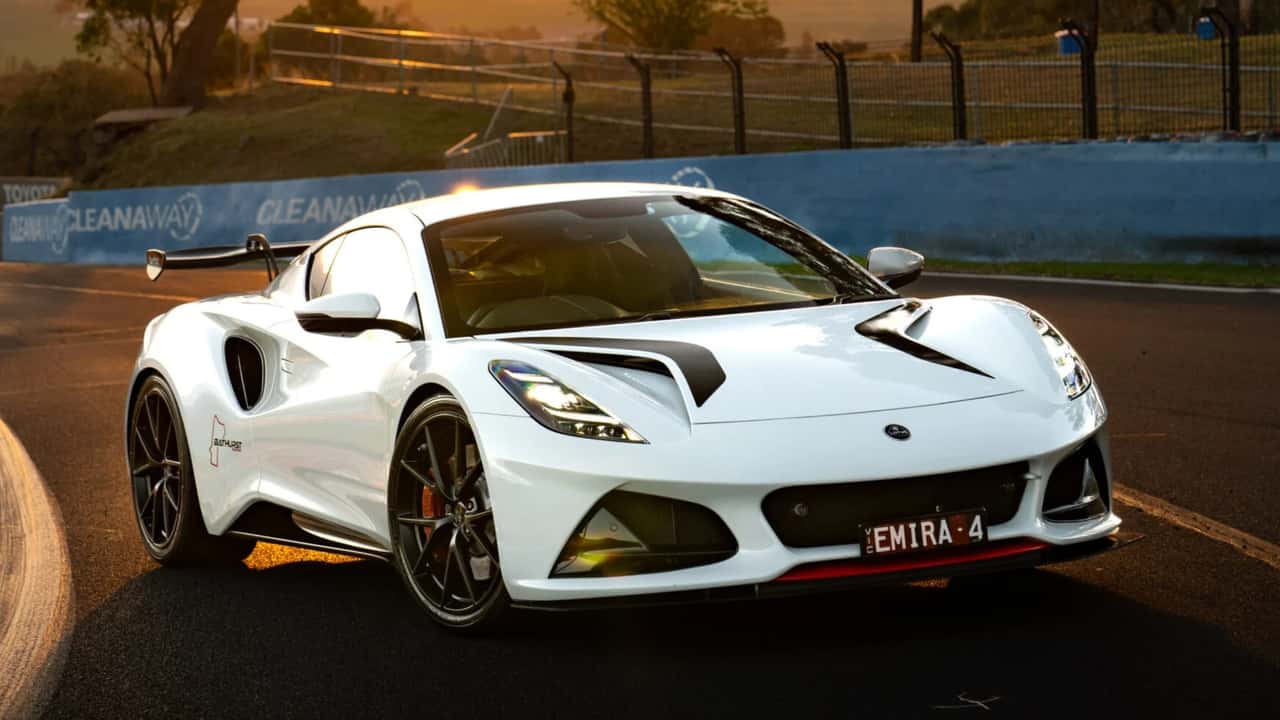De Lotus Emira Turbo Bathurst Edition: een gewaagde zet om autoliefhebbers…