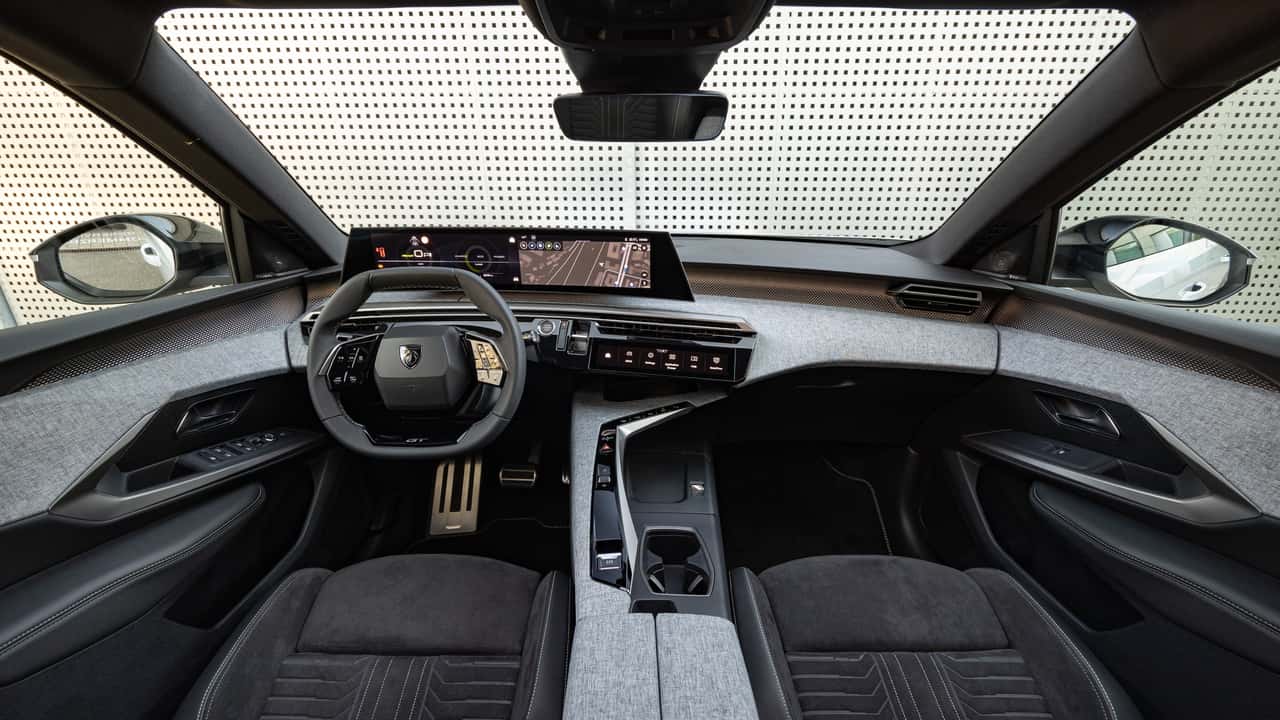 Peugeot E-3008: De balans tussen digitaal en tactiel, een strategisch keer…