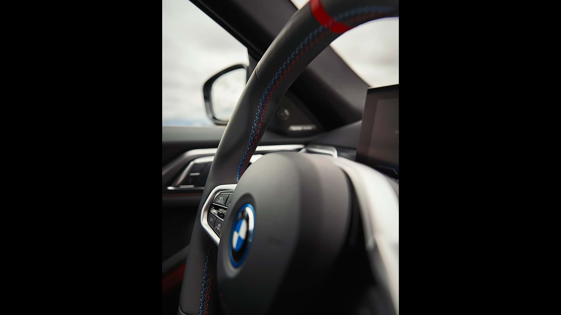 Autodesign: Wanneer esthetiek technologie verbergt