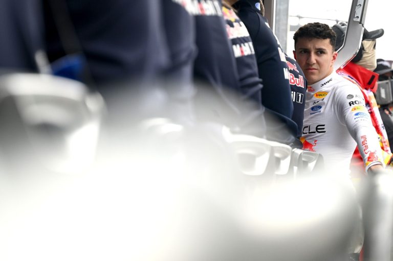 Isack Hadjar: tussen beloftes en uitdagingen, de realiteit van Red Bull te…