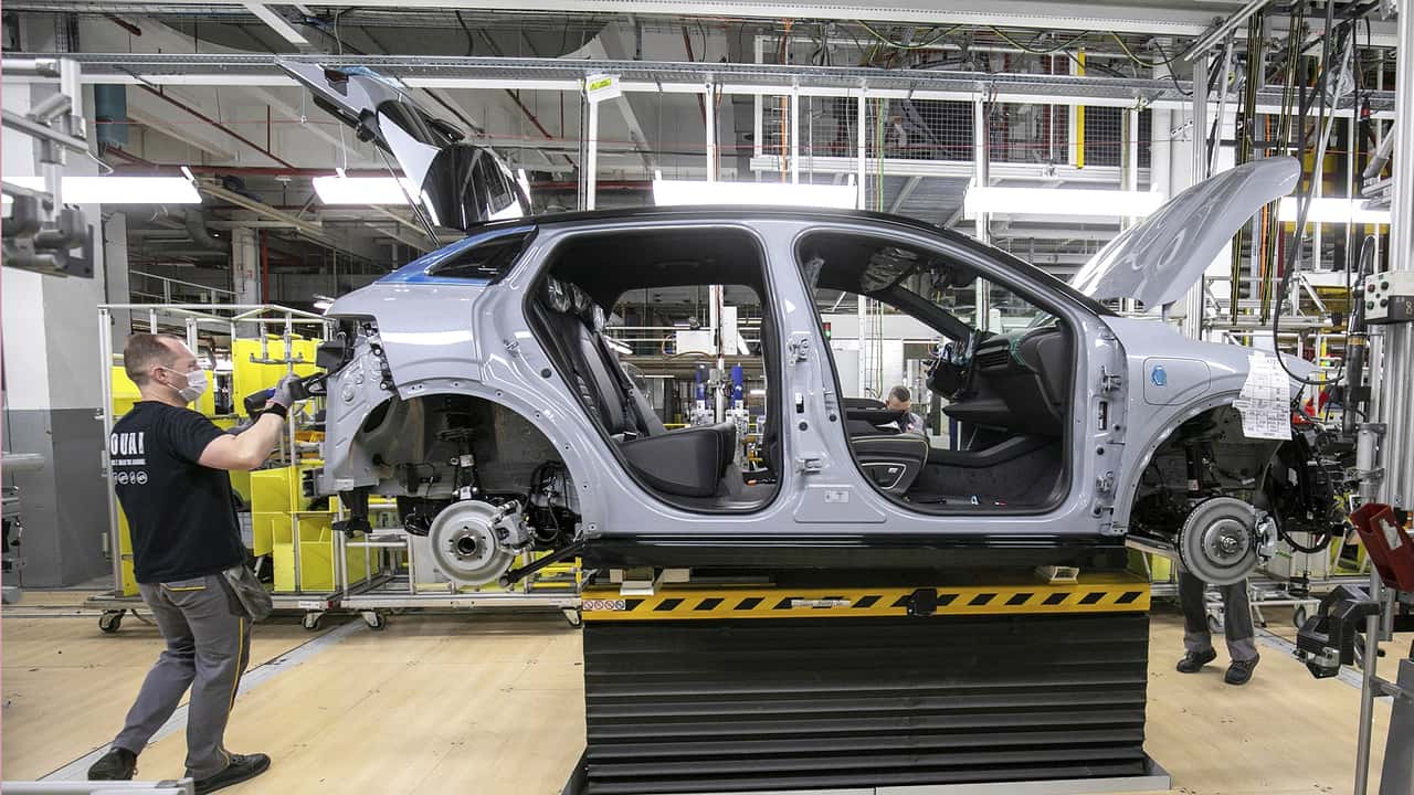 Renault zet in op elektrische mobiliteit: einde van de verbrandingsmotoren…