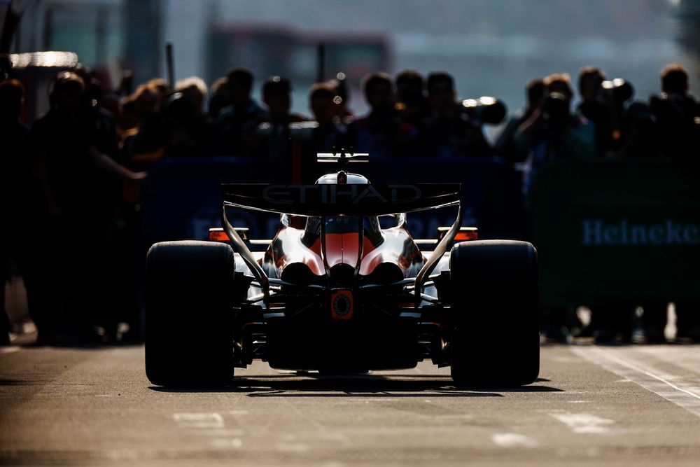 F1 in de storm: onvermijdelijke annulering van de Grote Prijzen in het Midden-Oosten