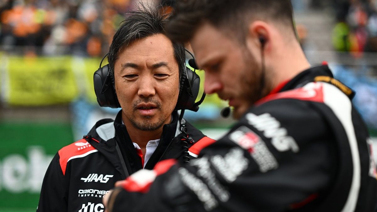 Haas-baas Komatsu slaat terug: "Onzinverhalen over Ocon en mijn team zijn…