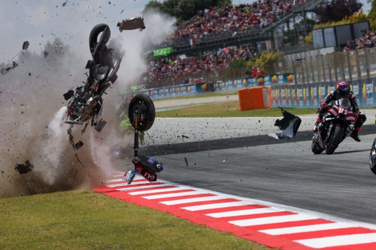 Álex Márquez komt er relatief goed vanaf na spectaculaire MotoGP-crash
