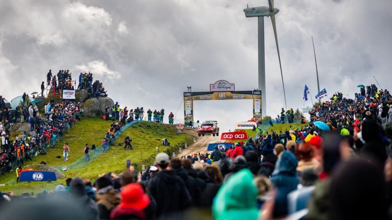 Neuville wint Portugal, Ogier ziet titelkansen slinken na lekke band