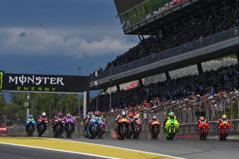 Aprilia-baas Rivola wil 'leeuwen in het zadel' temmen: "Meer regels nodig"