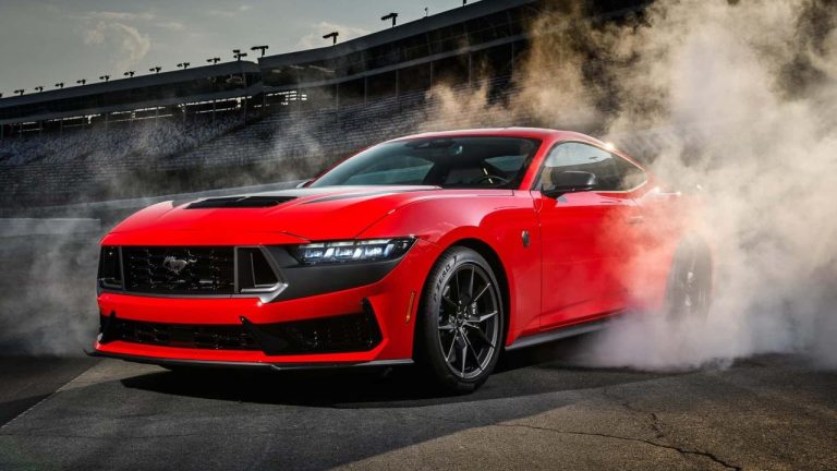Ford Mustang: thermique vierdeurs als nieuwe pony car?