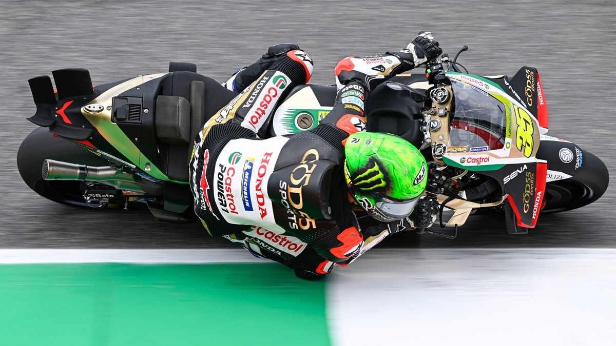 Cal Crutchlow moet GP van Italië staken na schouderblessure
