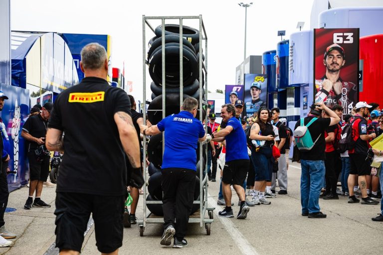 Pirelli test MotoGP-banden in Brno: Michelin kijkt toe