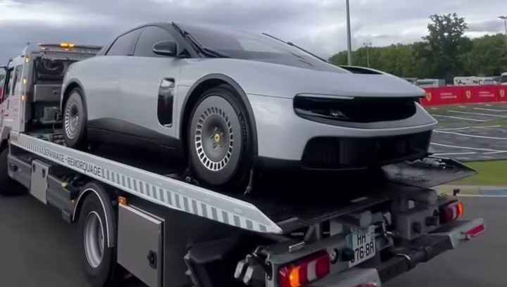 Ferrari Luce op transportplateau bij Le Mans: pech of slimme logistiek?